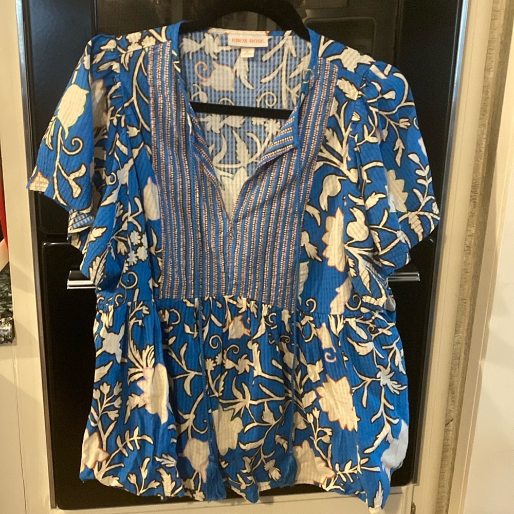 Knox Rose pull over blouse